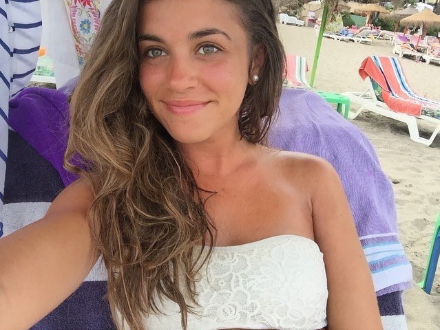 rpghrvrd's tweet image. Inconnue 
Lina 
Élève 
Sigma Alpha Epsilon 
Histoire option Art 
18 ans 
Hetero