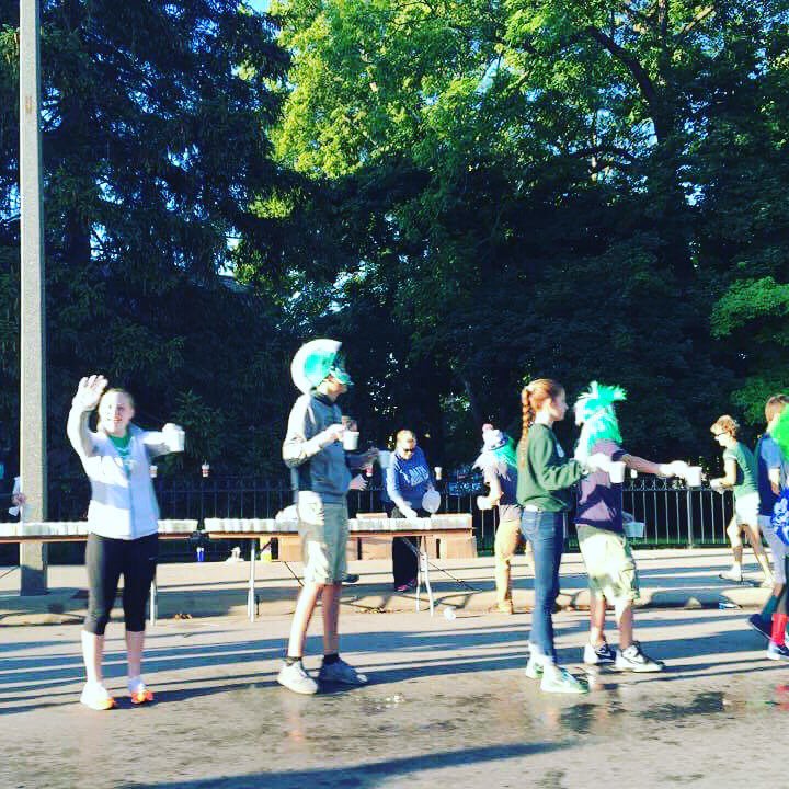 CCRiverRun's tweet photo. We've got some #Spartans cheering on our runners at mile 4! #RunCapCity #LoveLansing #communitylove https://t.co/G6x31CsEFr