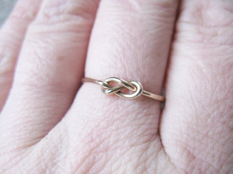 AutumnEquinox's tweet photo. Infinity Ring 14k Gold Fill Stacking Ring Knot https://t.co/rK4M9Jq4cu #AutumnEquinox #SimpleBand https://t.co/4wMbsgIuPe