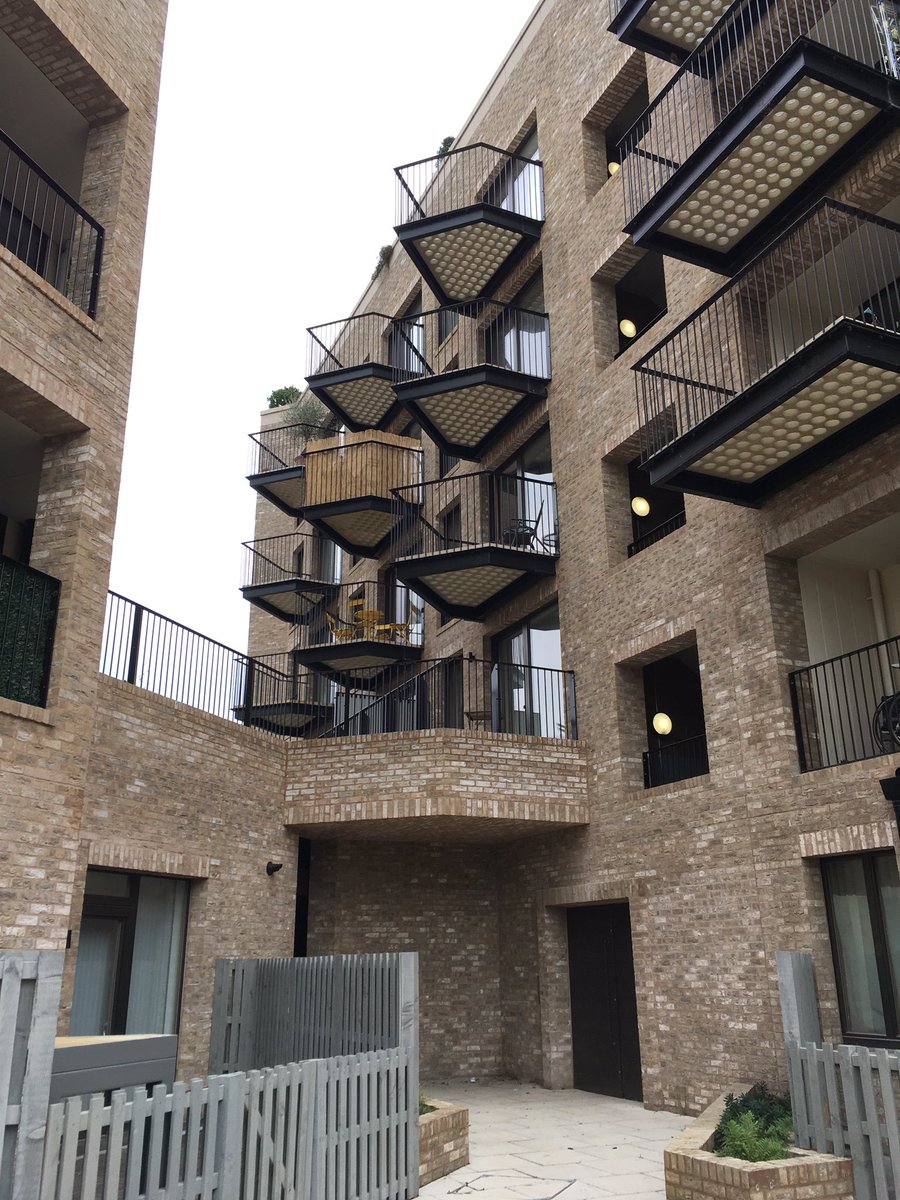 mellishaward's tweet image. Setting the standard for estate regeneration at Silchester Estate by @haworthtompkins @PeabodyLDN @openhouselondon