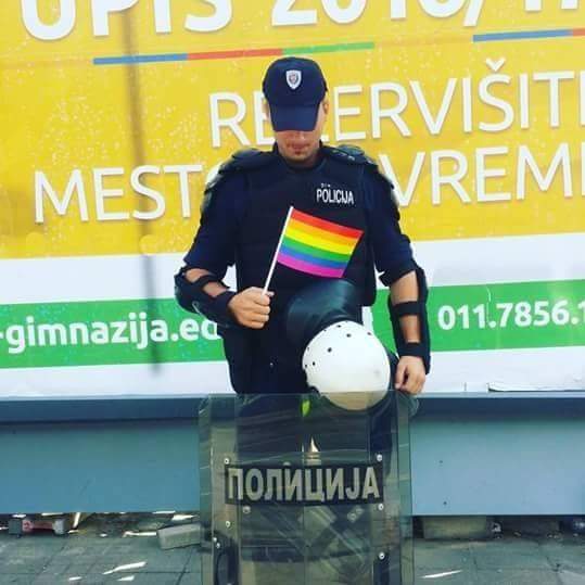 NaimLeoBesiri's tweet photo. The protektor. Svaka čast policijcima na današnjem danu. #Parada2016 #LjubavMenjaSvet #Prajd16 #Parada16 https://t.co/SBzWVo2sTb