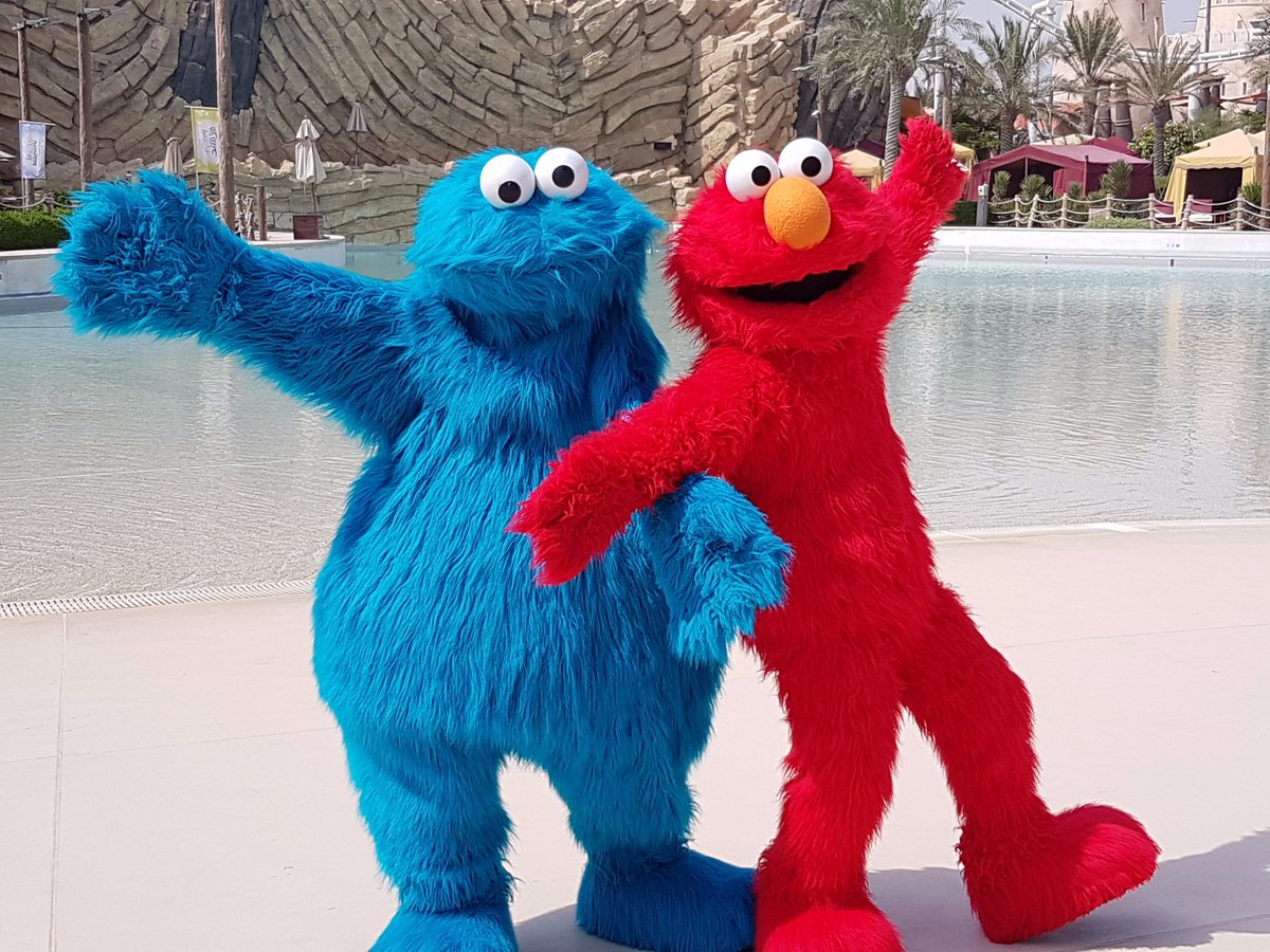 YasWaterworld's tweet photo. Wow, #Elmo and his friends sure know how to throw a party! #IftahYaSimSim #YasWaterworld https://t.co/aaN3LQf88W