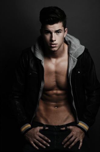 #SeductiveSunday for My soon to be wife. <a href="/DreamerOfTime/">{Inactive}</a>