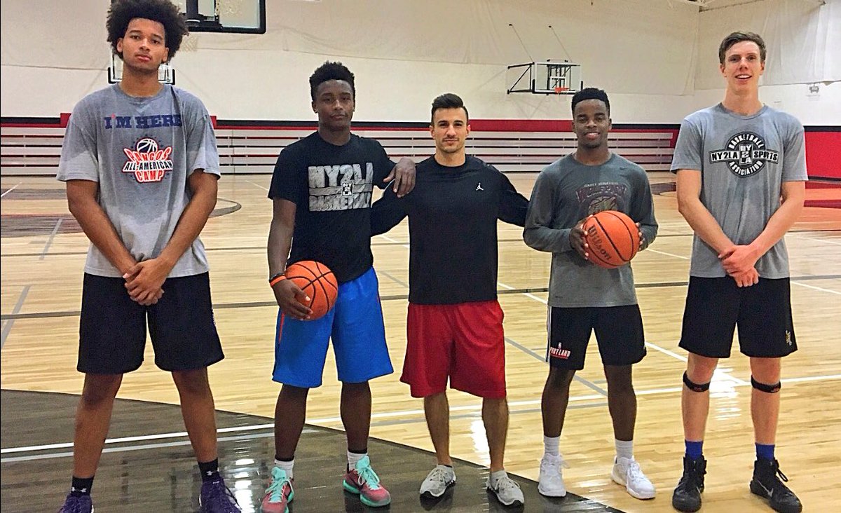 CoachROCCO23's tweet photo. Keep others around you who share the same work ethic and make each other great. @BigSkinny5 @bigbenson40 @pipes_pj https://t.co/m03CRrP43j