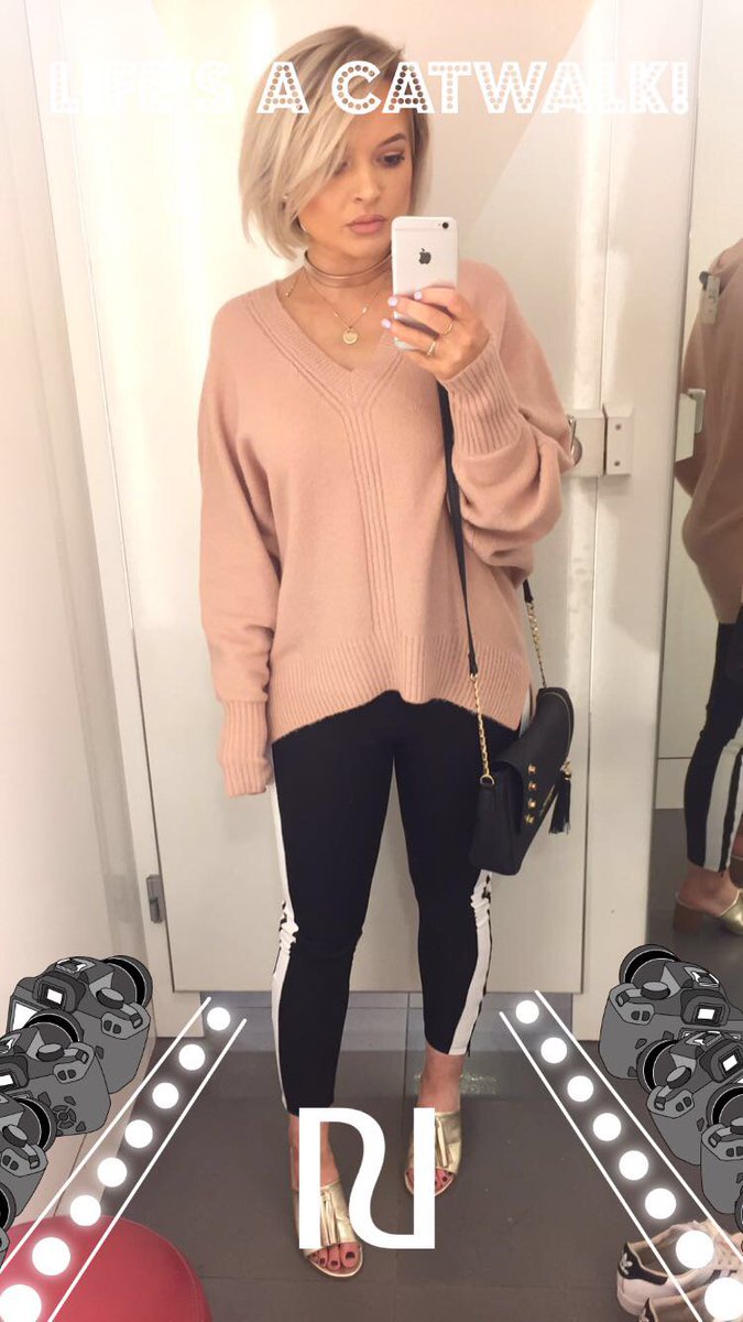 OhSoFemme's tweet photo. When you walk into RI and walk out in the clothes you just bought 💕 #risnap #fblogger #fbloggers #imwearingri https://t.co/t2xonLBYHV