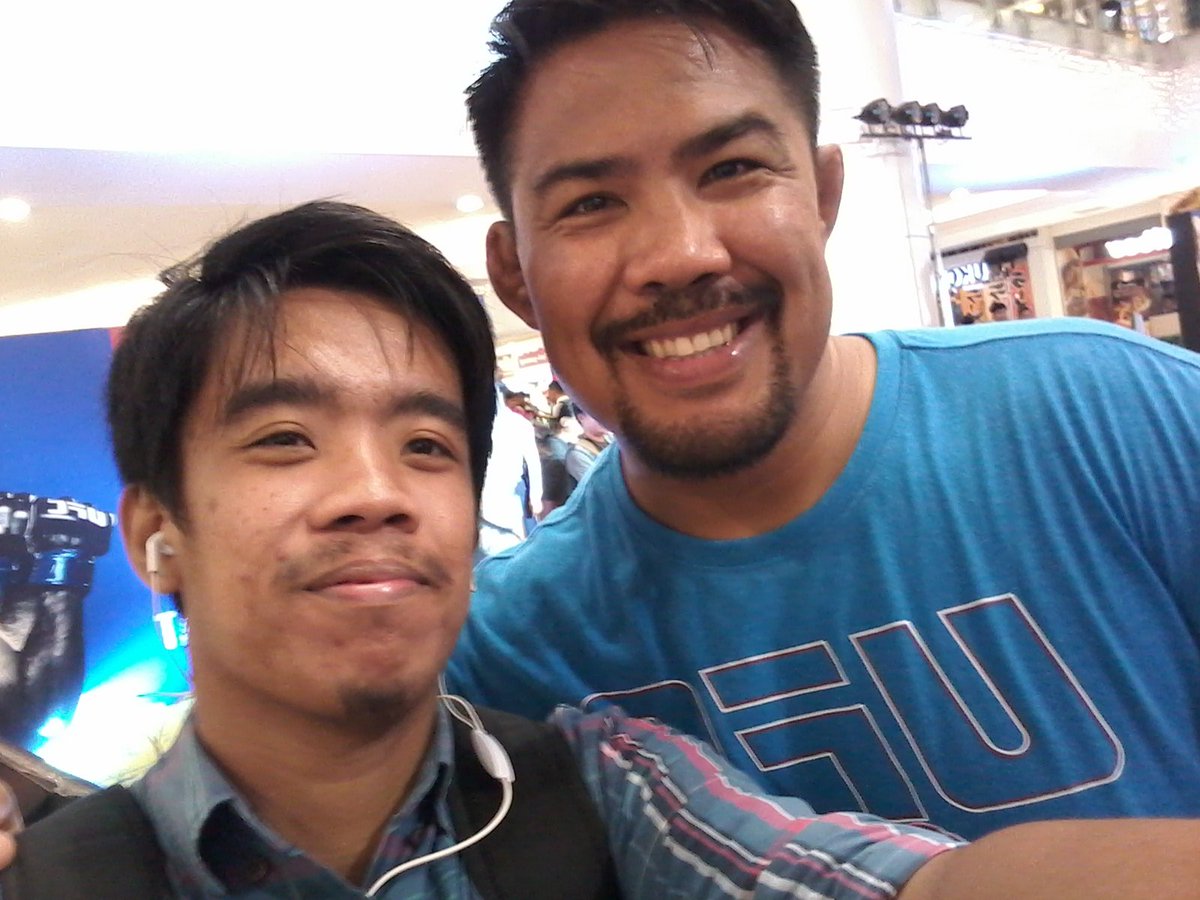 lonangelesmma's tweet photo. Thank you kuya mark maraming salamat highfive✋ #proudtobepinoy #filipinowreckingmachine #inspiration #superfan https://t.co/yYBrbT7t5U