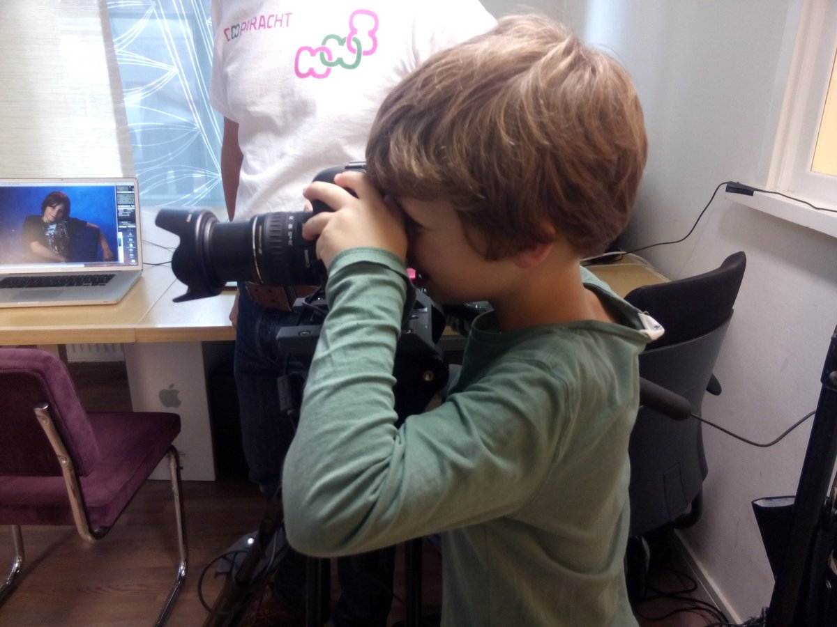 Op bezoek bij fotostudio van <a href="/coopkracht/">Coopkracht.net</a>  op festival <a href="/Ambacht21/">Ambacht21</a> #Zutphen