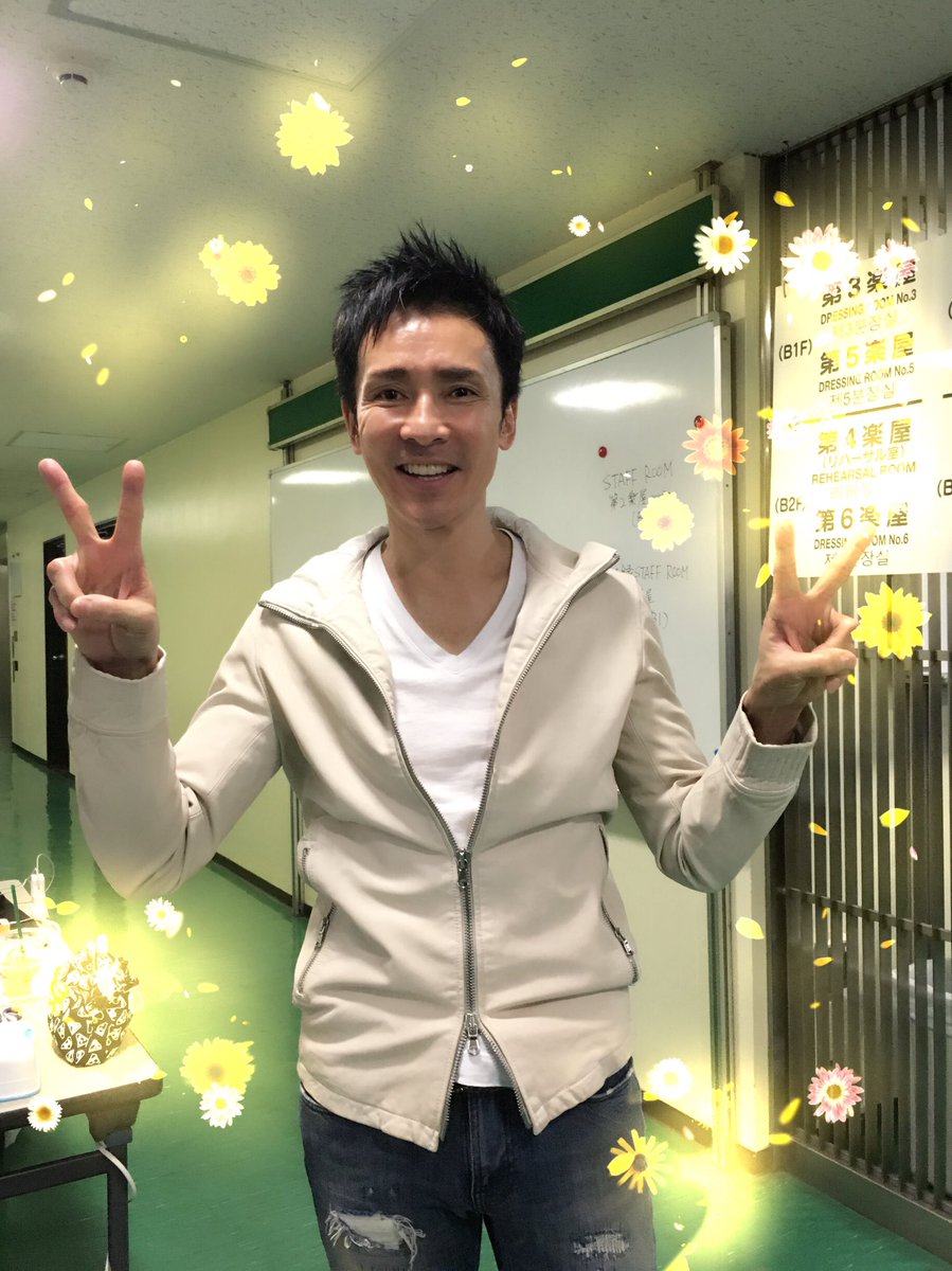hiromigostaff's tweet photo. 今日のNHKホールでのライブ、とてもフリフラが綺麗でした！ 盛り上がった今日のライブは、CS放送  TBSチャンネル1で11月20日21時〜22時30（予定）で放送されます。 https://t.co/ryoaK6IhGl