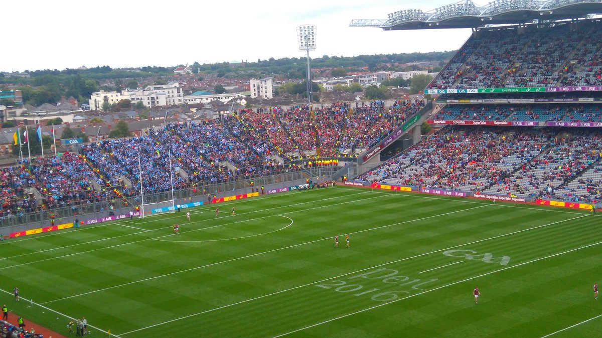 cedr_ie's tweet photo. Hill 16 filling up nicely with #Mayo4Sam support π #finalwatch https://t.co/0YqwnpnZSf