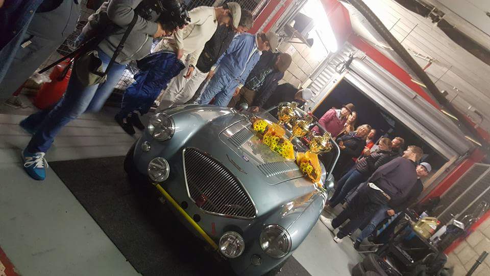 R Racing tweet media