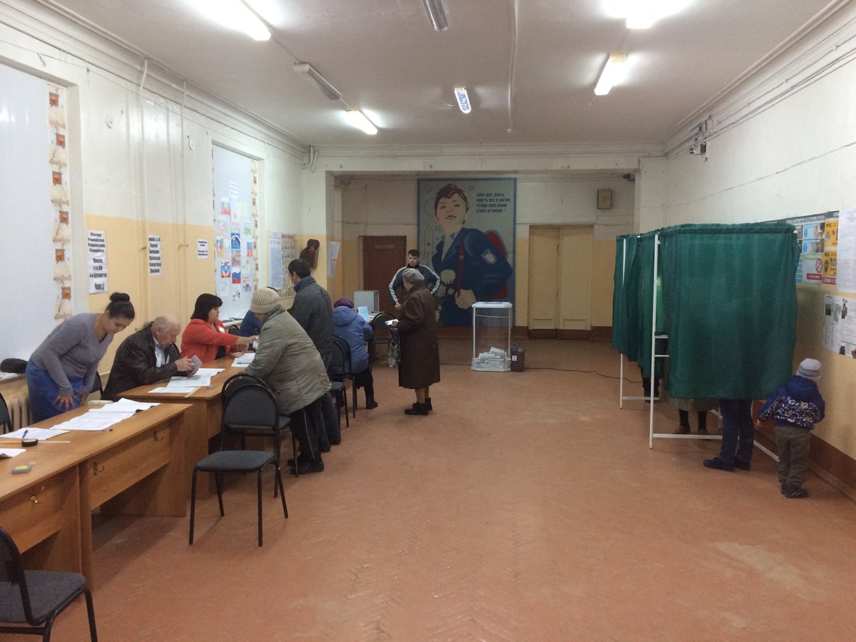 PETUSHINSKY_ER's tweet photo. На избирательных участках г. Костерёво Петушинского района всё проходит спокойно, люди активно голосуют. #Костерёво https://t.co/GgojEJDRjN