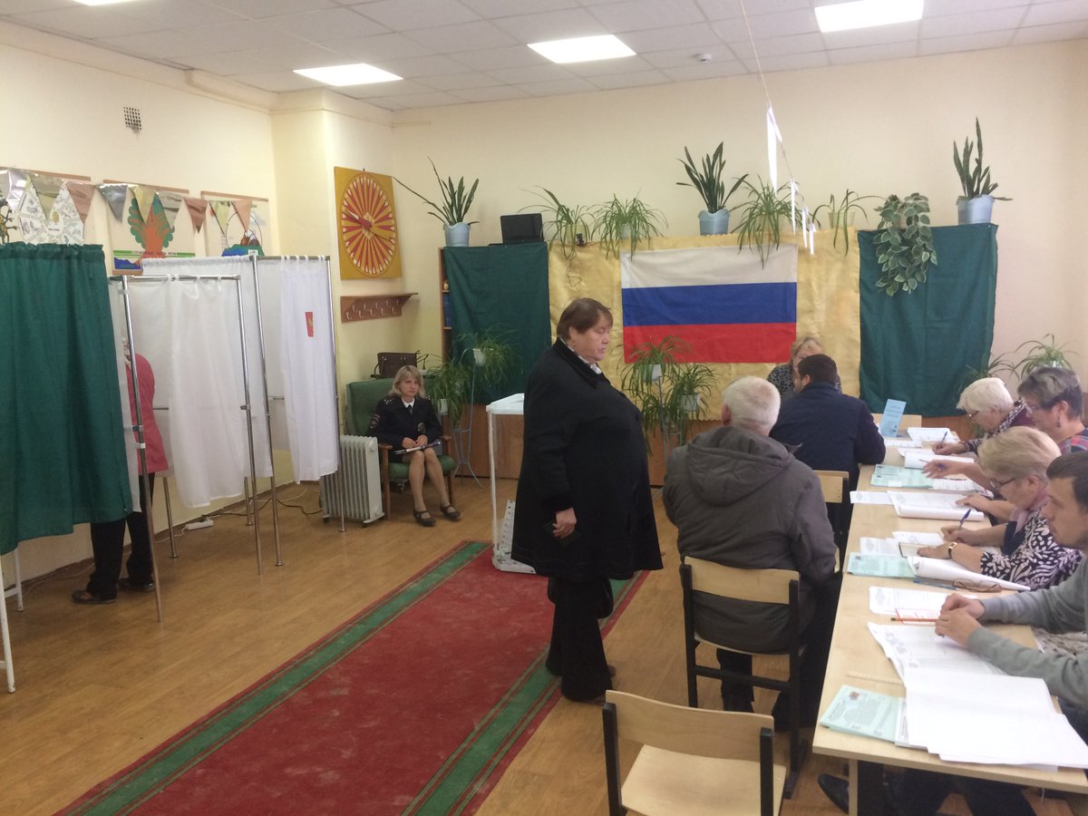 PETUSHINSKY_ER's tweet photo. На избирательных участках г. Костерёво Петушинского района всё проходит спокойно, люди активно голосуют. #Костерёво https://t.co/GgojEJDRjN