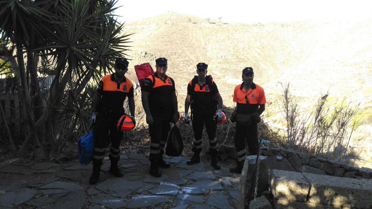 VolPCCandelaria's tweet photo. Hoy damos apoyo al @AytoSanMiguelA en la IV Circular Trail, 8 voluntari@s, equipo de montaña y 2 VIR. Mucha suerte! https://t.co/J7LEllgtL5