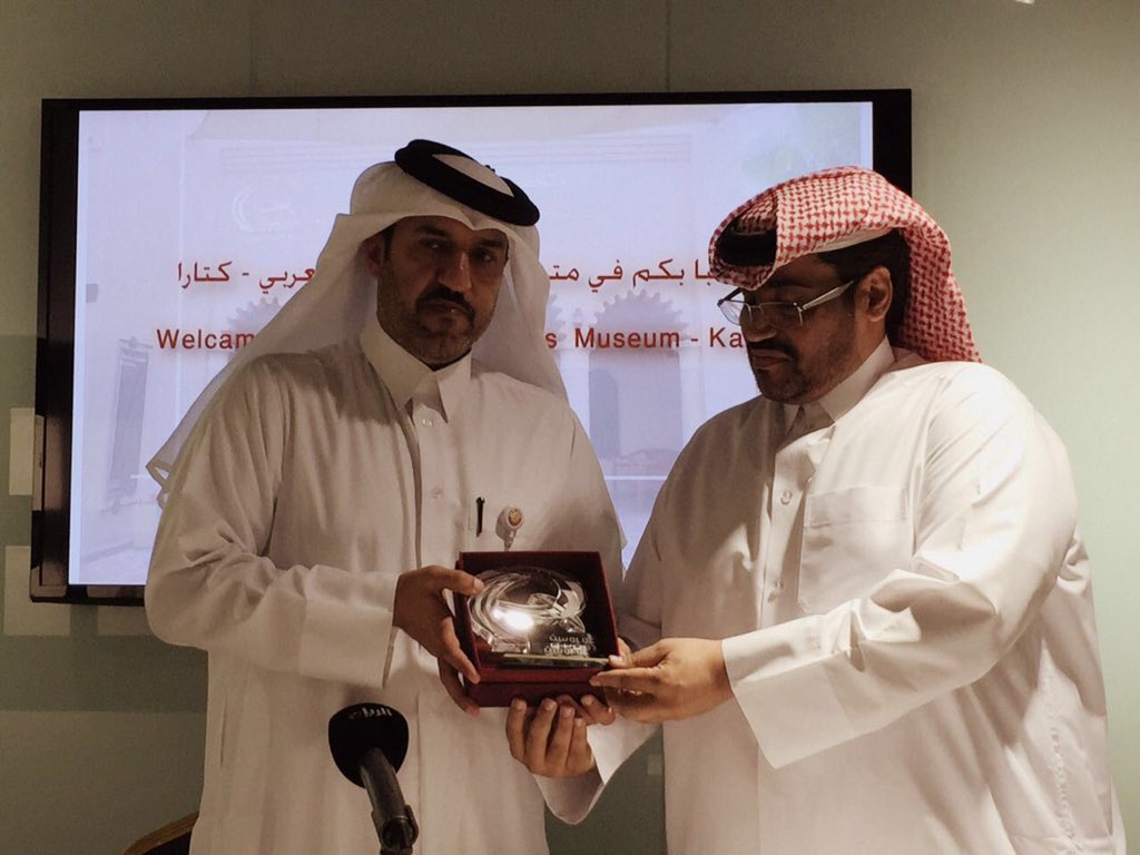 Qatar_Edu's tweet photo. #وزارة_التعليم تدشن  الطابع البريدي لحملة #بالعلم_نبني_قطر  بالحي الثقافي #كتارا  بالتعاون مع #بريد_قطر https://t.co/G0AQ7xC2Rs