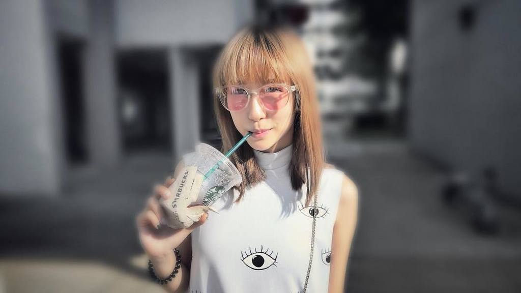 kellypanjiali's tweet photo. I see a colorful world full of surprises!
#visualmass #eyewear #shades #kellylovesfashion #kellyxvisualmass https://t.co/O41HhzrPxx