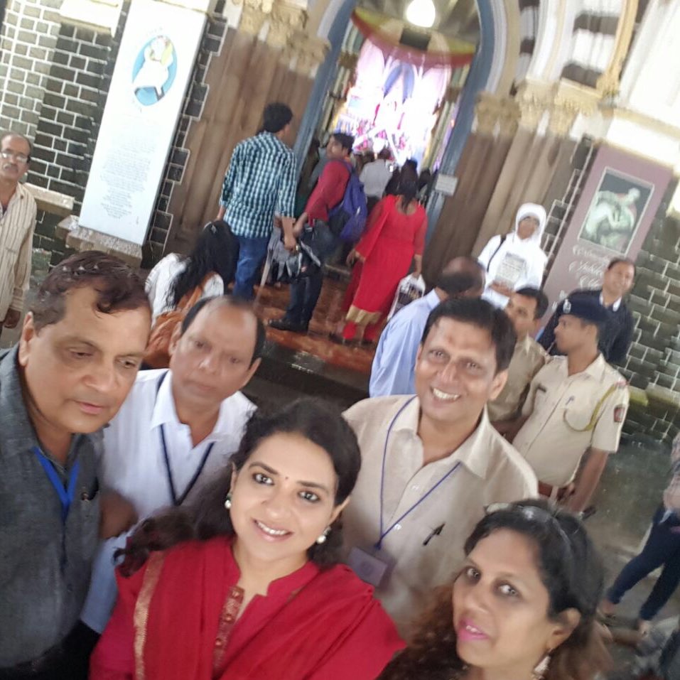 ShainaNC's tweet photo. His Eminence Cardinal Oswald Gracias &amp; His Lordship Bishop John Rodrigues walks is to prayer at #mountmarry #bandra https://t.co/7vdXoytjaO