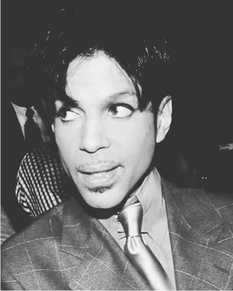 chezsheli's tweet photo. What's going on in that beautiful mind...I'm on your magical, mystery ride ๐๐๐ #FittingLyrics #JohnLegend #Prince https://t.co/F7gZZ46sF8