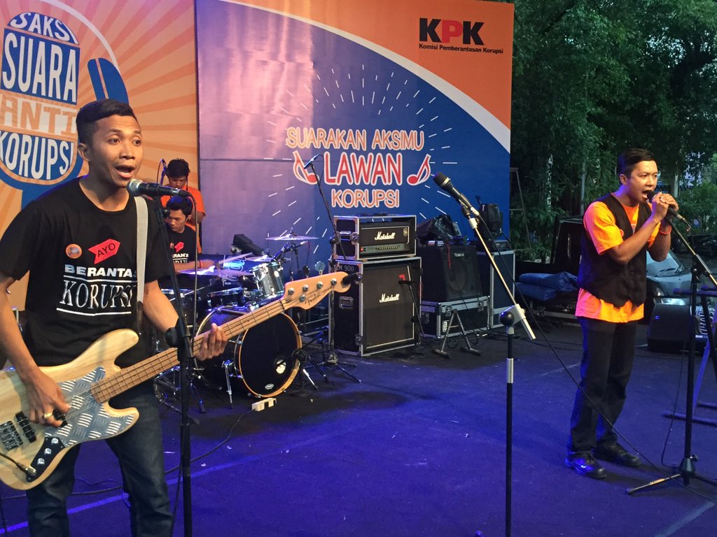 "Ayo berantas korupsi" RED PENCIL sbg peserta ke #4 <a href="/festivalsaksi/">Festival Lagu SAKSI</a> <a href="/KPK_RI/">KPK</a> #SAKSIKPK #AUDISIYK