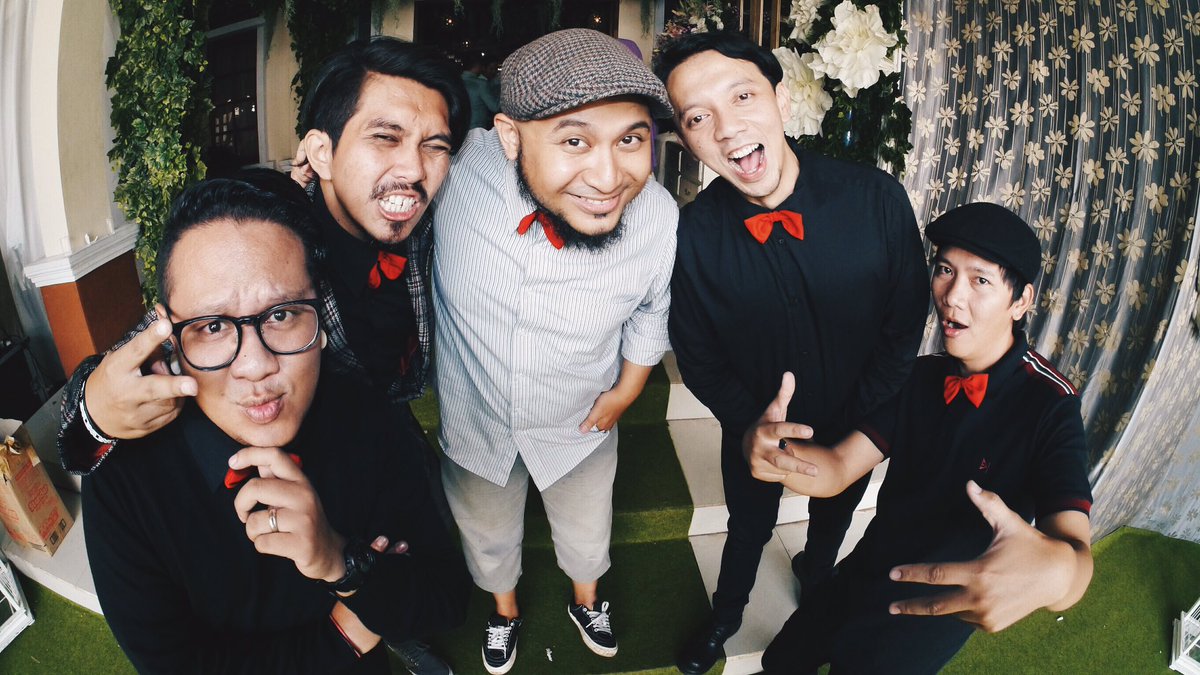 daripada ribut ribut, gimana kalo kita #reuni aja ?