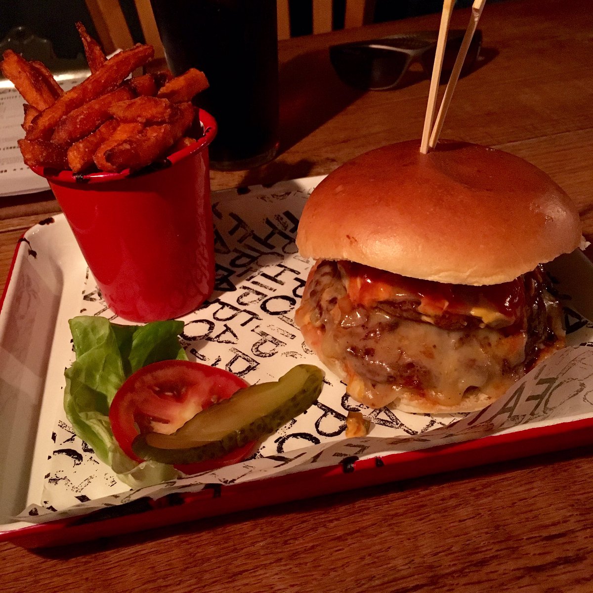 mattyd128's tweet photo. Had another amazing American with an extra patty at @fatunderground with @SJDougle yesterday. Love it. #ABurgerADay https://t.co/pE7E2idIid