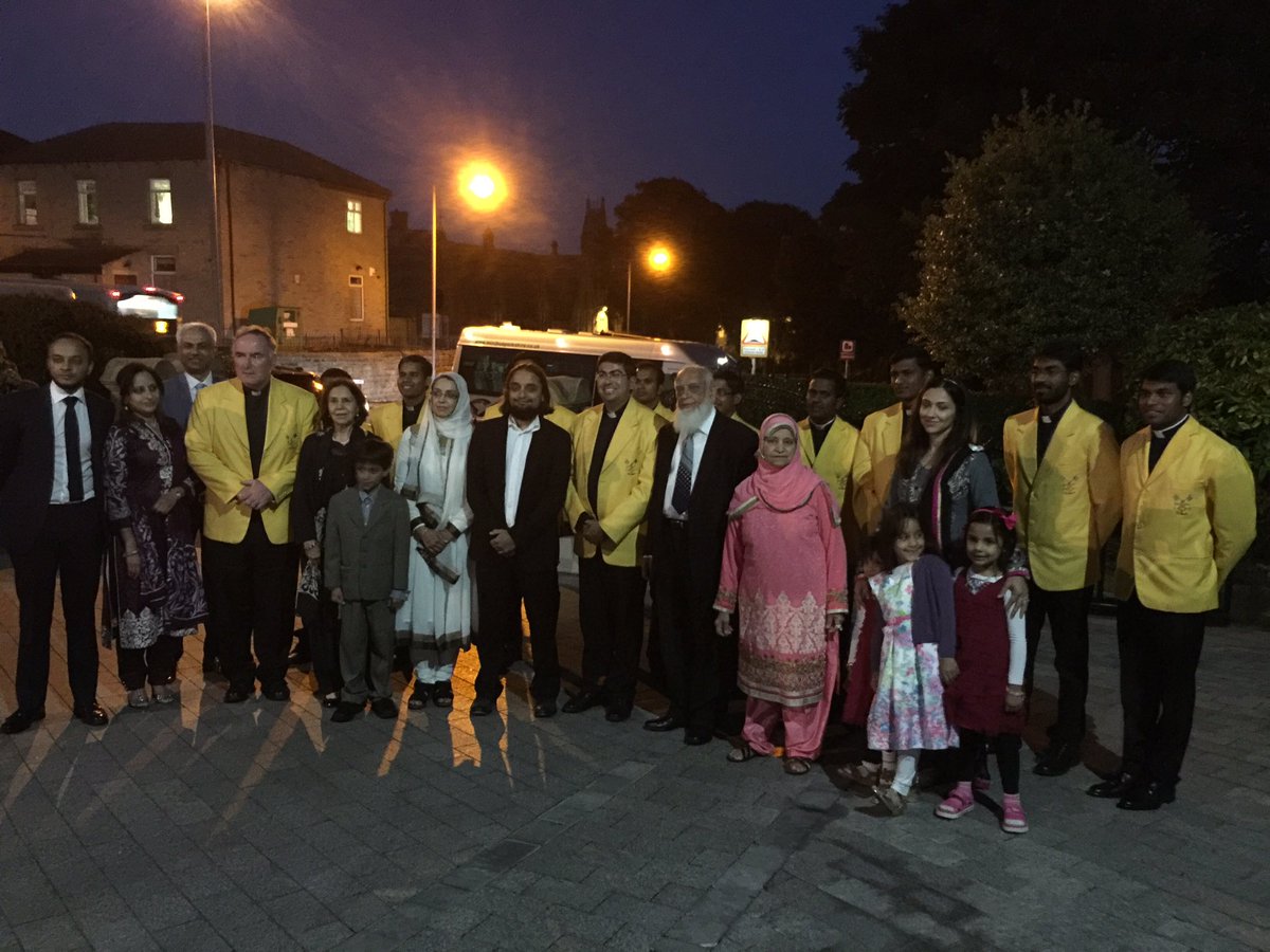 DrRajpura's tweet photo. #vaticancity #mountcc #YCCC my family honoured to be hosting friends from Vatican in Batley cricket uniting faiths https://t.co/LQYLC8rmFw