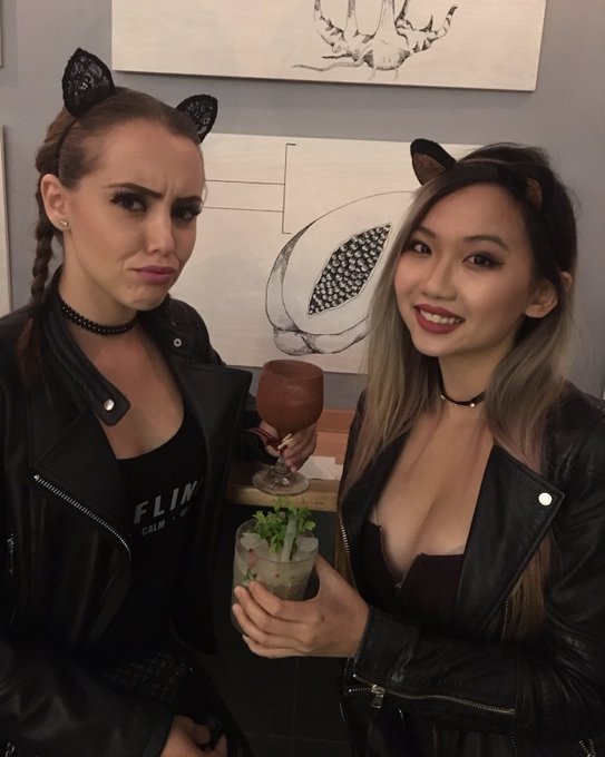 Noche de chicas 😍😍 Con la guap&iacute;sima @HSugarCookie  👑👑😏 https://t.co/Rh6JGwBHv1<a class="tags" href="/tag/hsugarcookie">@hsugarcookie</a>