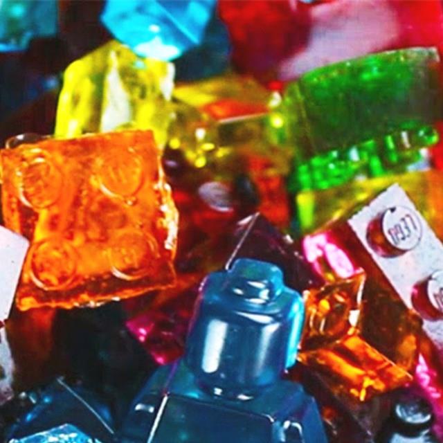 Now you can eat LEGO, with this gummy candy mould!
#LEGO #gummibears #gummy #candy
