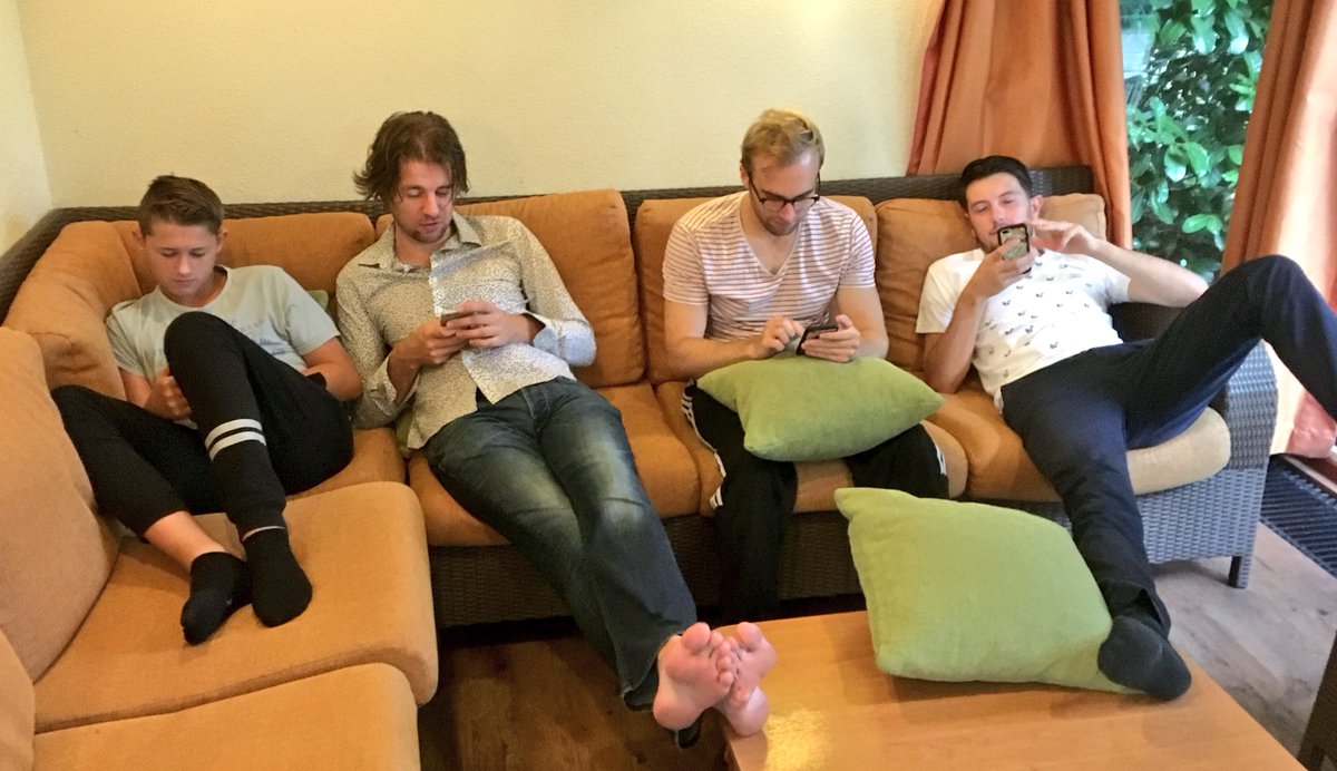 matijn's tweet photo. "Ja, gezellig naar Center Parcs. Weg van de computer, tot rust komen in de natuur!" #centerparty https://t.co/cb1I9JYLvx