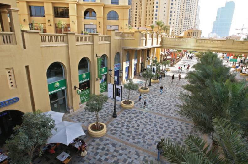 VedaRealEstate's tweet photo. The JBR Walk #Dubai #UAE #MiddleEast @Jumeirah #beach @VedaRealEstate #realestate @dubaibuildings #property https://t.co/kGK71kbknT