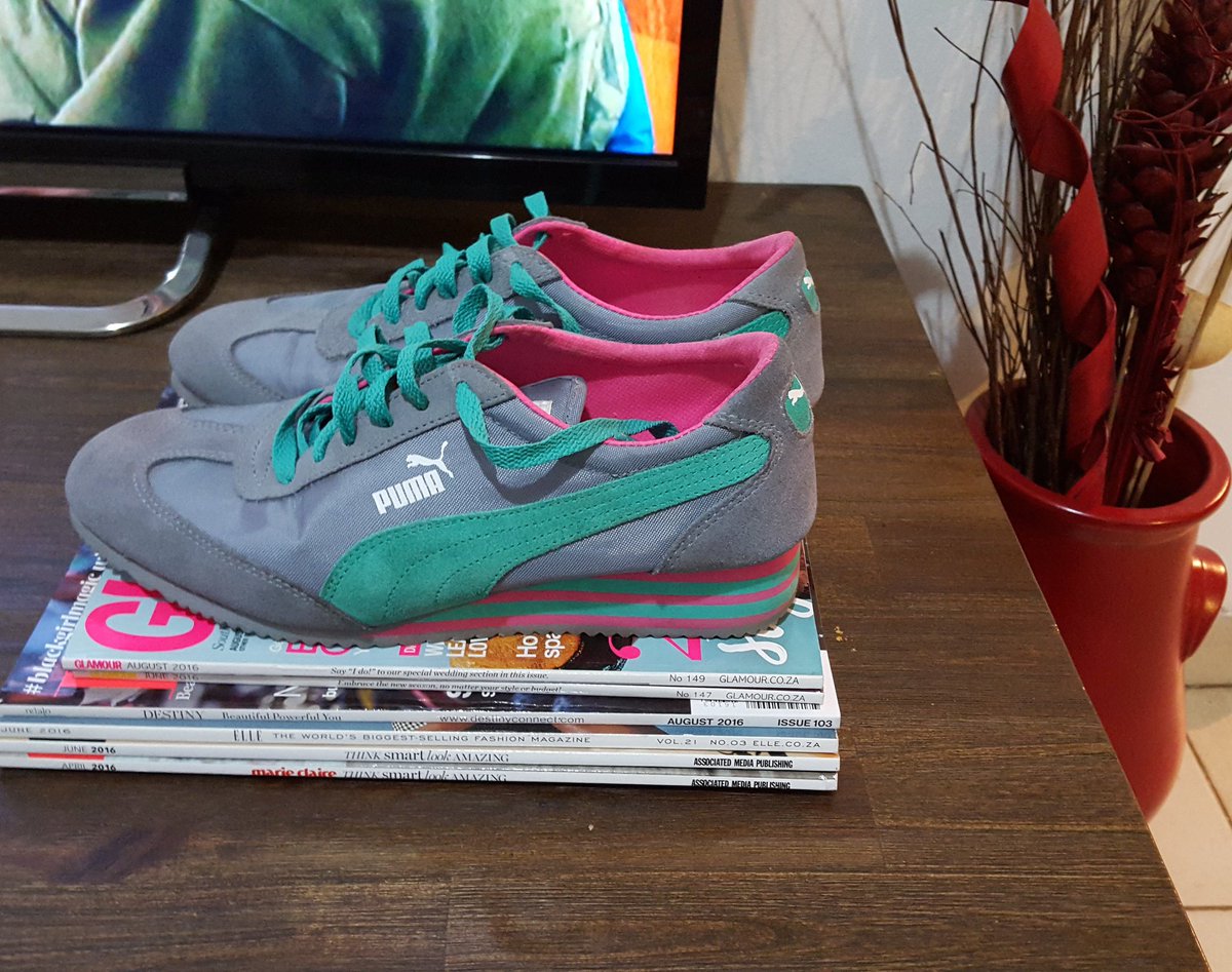 ThickFitandFab's tweet photo. Puma❤
#HaventWornThemInAges
#PumaLove 
#PumaShoeWedge @PUMA https://t.co/06CyywRseB