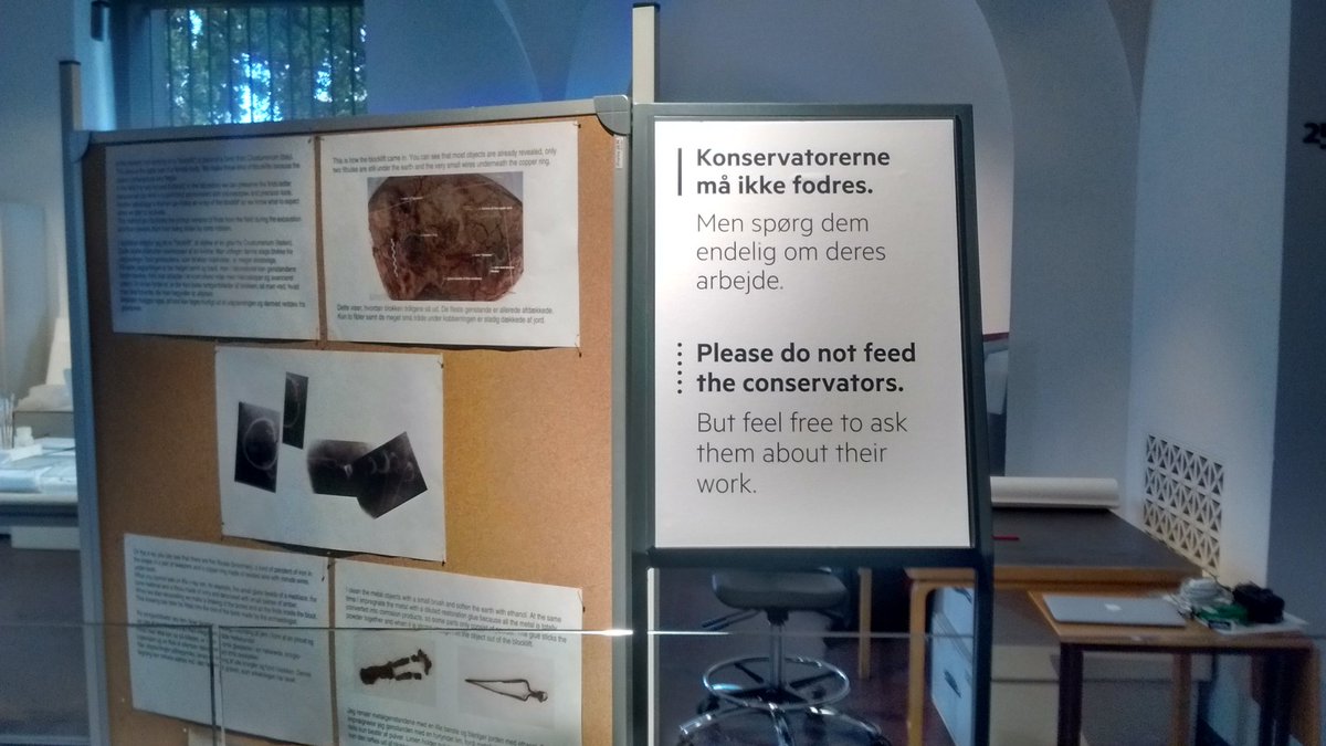 CMFrancoise's tweet photo. "Please do not feed the conservators.
But feel free to ask them about their work" #Crustumerium #Glyptoteket #NePas https://t.co/GI2gvUZiMC