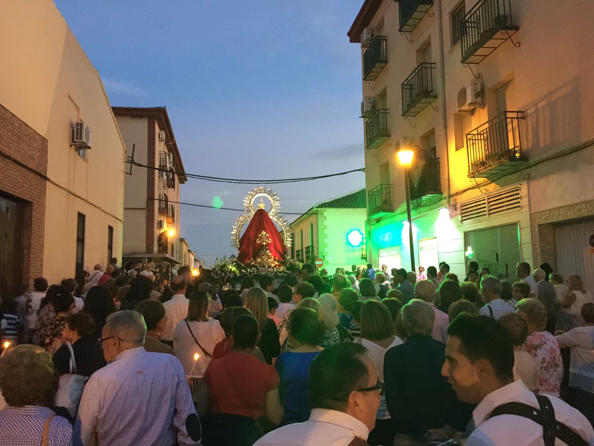 labandadelmere's tweet photo. Nuestra Asociación acompañando musicalmente a la Virgen de la Cabeza de La Carolina https://t.co/aVaBMuDfRD