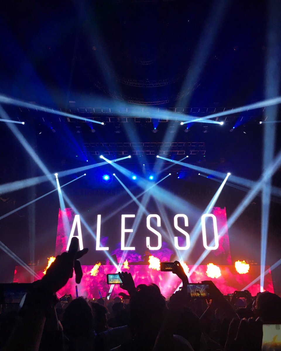 princessjao's tweet photo. Still getting post feels of ALESSO and TIESTO! SOLID #RTU2016 ๐ต๐ญ๐ฅ๐๐ฝ https://t.co/KbqhABHUpM