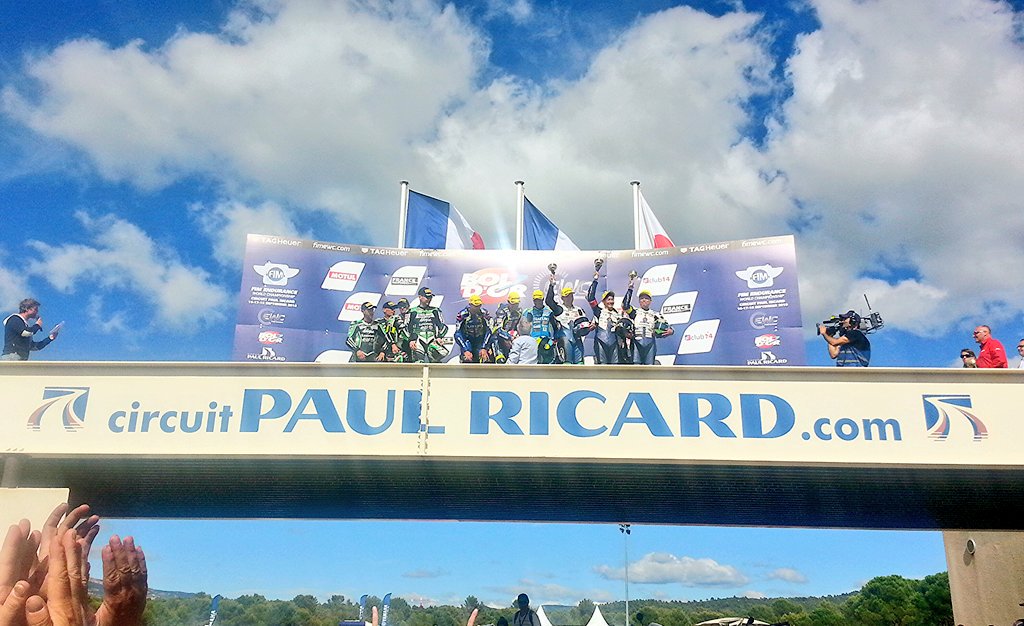 LS2HelmetsFr's tweet photo. Fin de ce 80e Bol d'Or ! @AnthonyDelhalle @GregLeblanc @RandydePuniet14 @LS2Official @boldor_moto @LouisBulle https://t.co/X3DK7r1x45