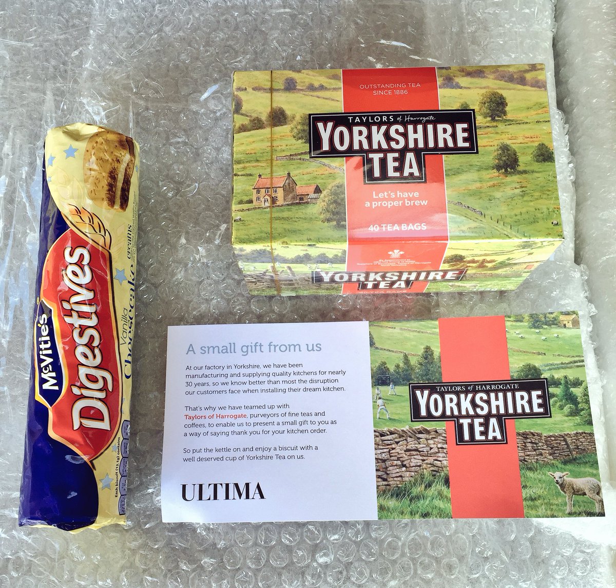 A builder's brew (&amp; a biscuit or two) for us! Thanks for the treat <a href="/UltimaKitchens/">Ultima Kitchens</a>, <a href="/DIY_Kitchens/">DIY Kitchens</a>, &amp; <a href="/YorkshireTea/">Yorkshire Tea</a>!