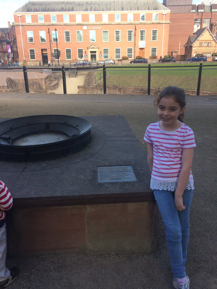 claras64's tweet image. @FRJS44 Nicola does Roman Chester