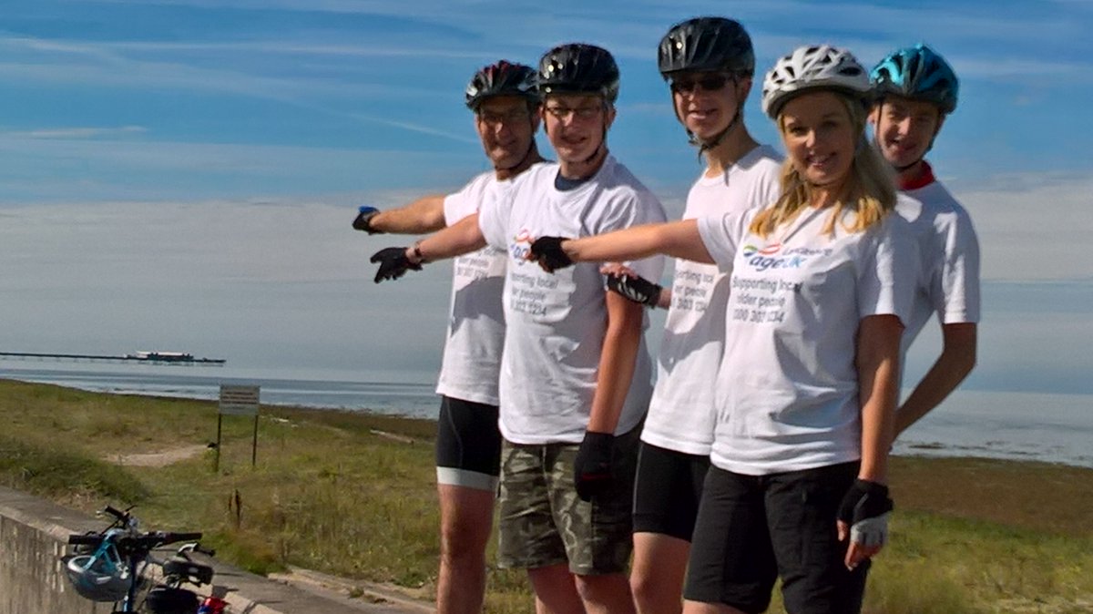 AUKLAdvisor's tweet photo. Southport here we come!! Ready for our fish and chips, almost half way through our challenge @AgeUKLancashire . https://t.co/1kyJw78SEv