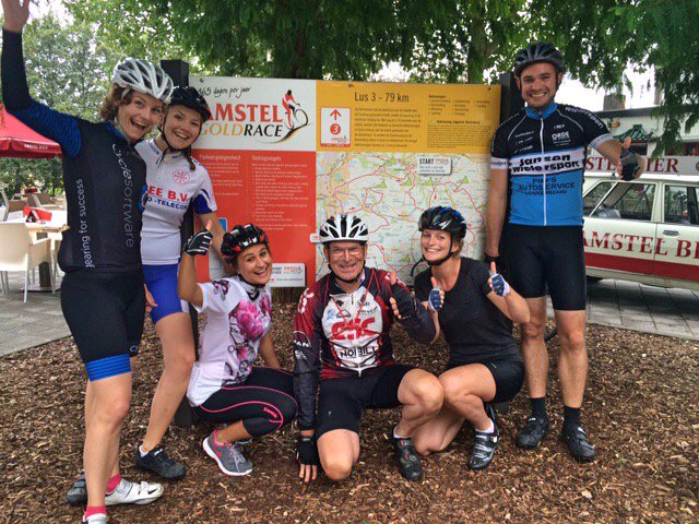 FietscafeVburg's tweet photo. Jullie worden straks #gechickt heren! #GirlsOnWheels #Cauberg #Valkenburg #lus3 https://t.co/GXH04Ri4Bh