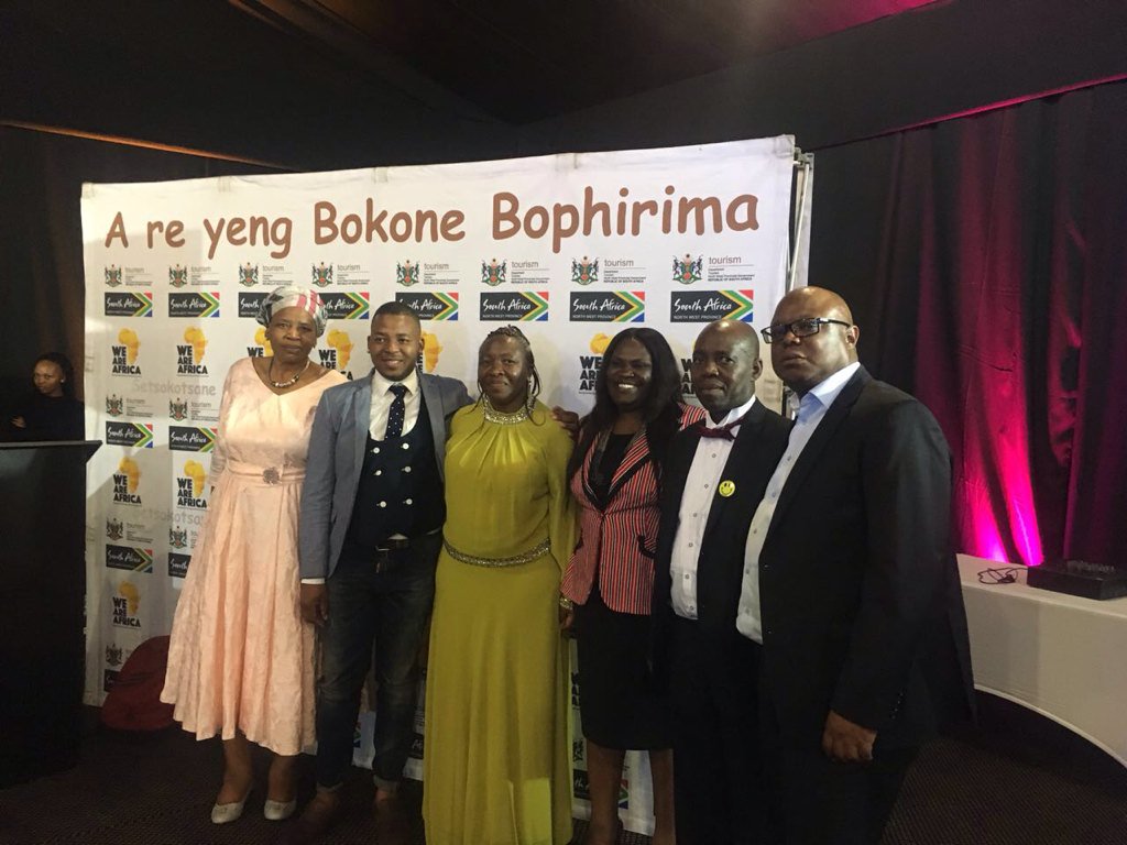 DesboMohono's tweet photo. With Deputy Speaker @NWPLegislature,Portfolio Comm on Tourism &amp; Members of @TourismNW Board @Lilizela_Awards 2016 https://t.co/eXC67EnGp3