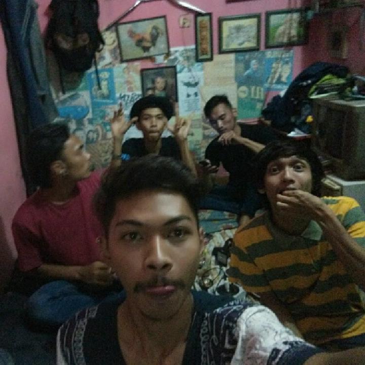 Upiittt's tweet photo. Join my LIVE > tamasya gila on #BIGOLIVE. https://t.co/OKaf4cItDy https://t.co/Zcfmi1x4ii