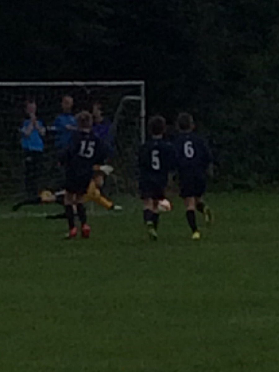 GarrySweeney95's tweet photo. Great peno save from Mark as @MarinoAfc2006 win 4-1 https://t.co/ZN5Nct6nFj