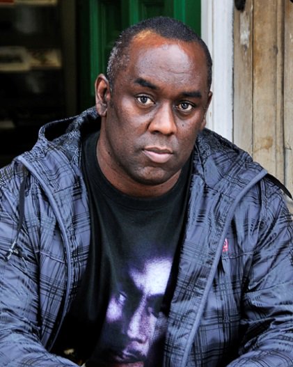 GreenwichLibs's tweet photo. #AlexWheatle AKA @brixtonbard talks latest books #LiccleBit & #CrongtonKnights @ #Woolwich Library! 5/10 2pm #BHM https://t.co/wtmSjFywmh