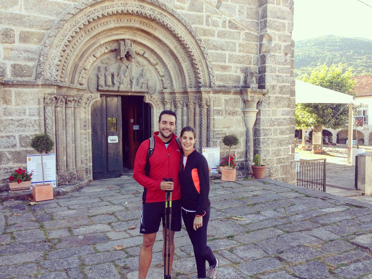 AlejandroPerezD's tweet photo. Un año más noche de #caminata por los #montes de #Pontevedra desde #Mos hasta #AFranqueira #NosGustaCaminar #Galicia https://t.co/ELR1uqUQzw