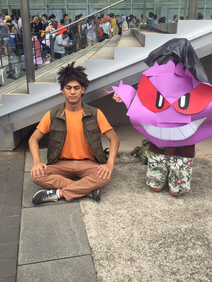 ハラカズ 今日のゲームショウは 好きなポケモンであるゲンガーになってたら ゲームセンターcx に取材されたり 面識もないタケシの人と隣になって意気投合したり楽しかったww Tgs16 Tgsコスプレ
