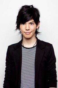 ねぇ待って めっちゃ顔見たことあると思ったんだけどさ 次の鶴丸役の子 バッケス健人 関ジュにいたよね あれ 違う テニミュに出てたんか T Co Yezpouj2dy Twitter