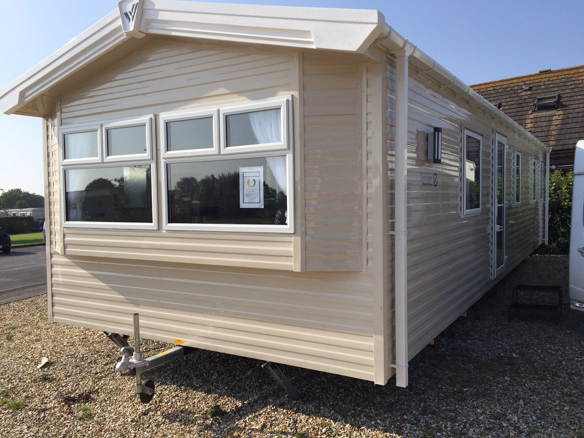 ClemcoCaravans's tweet photo. WILLERBY LYMINGTON for sale at @orchardparkuk for £22,950. 35 x 12, 2 bed, 6 berth, 2017 model. https://t.co/TXYD59Ygp7
