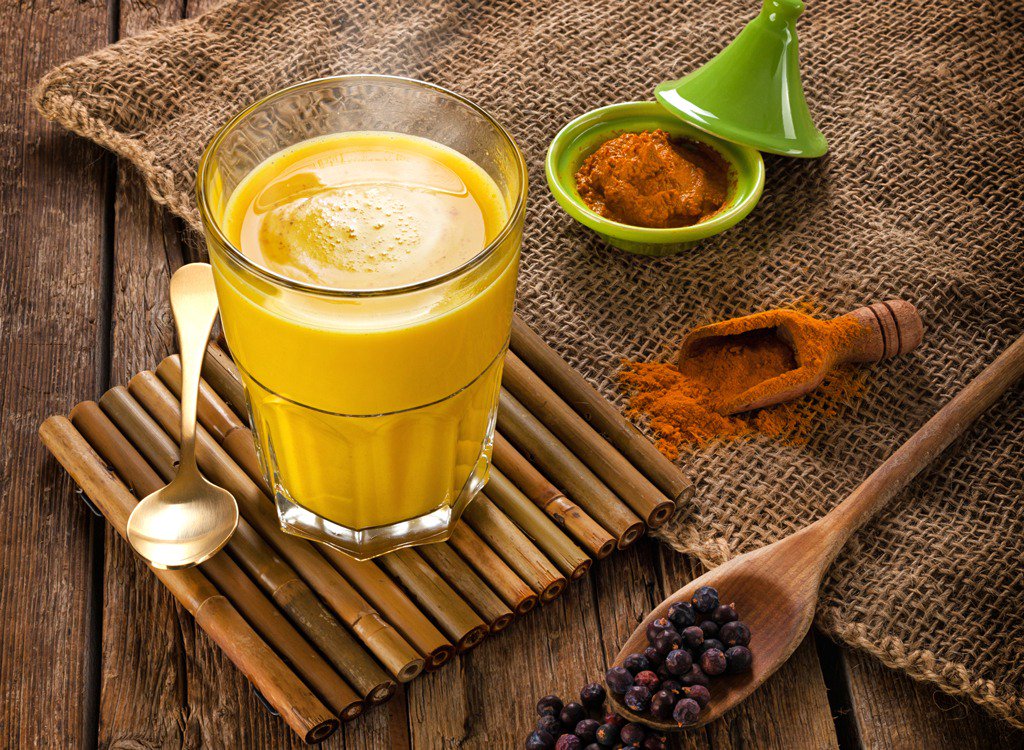 EatThisNotThat's tweet photo. Sipping a glass of "turmeric milk" could be the #weightloss solution you need: https://t.co/xuryTchCae https://t.co/1CNbtIOGzP