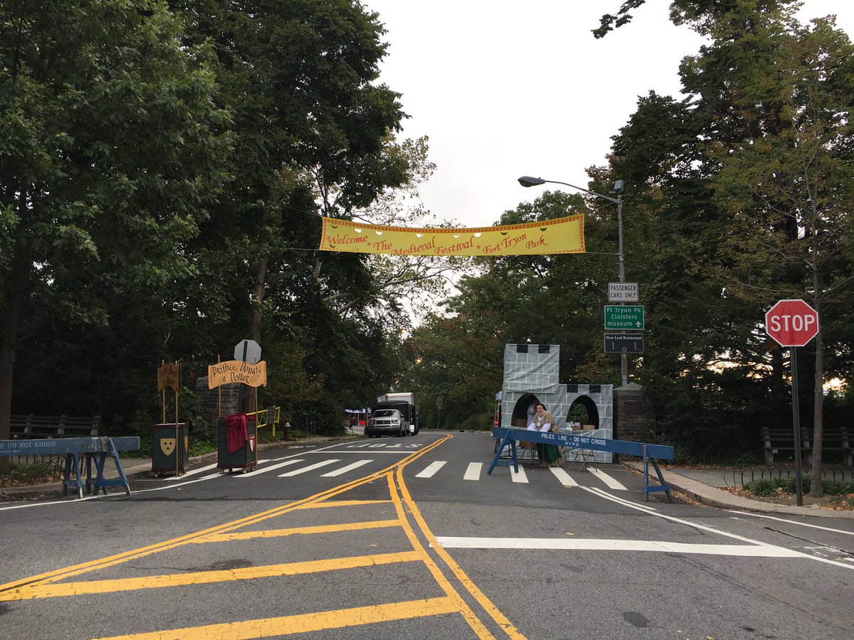 YWashHts's tweet photo. Hear the, hear ye, 'tis a glorious day: #MedievalFestival in #FtTryon! Visit us, we've got freebies #WashHts #Inwood https://t.co/k6m43biy7z