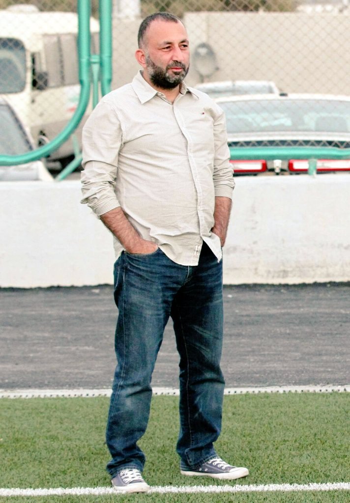 BasharHawamdeh's tweet photo. نحب كل ما يذكرنا بالقضية والنضال حتى لو كان نادي كرة قدم .. حب #الوحدات مغروس في القلب حتى الممات.. https://t.co/m1r7QhmzN2