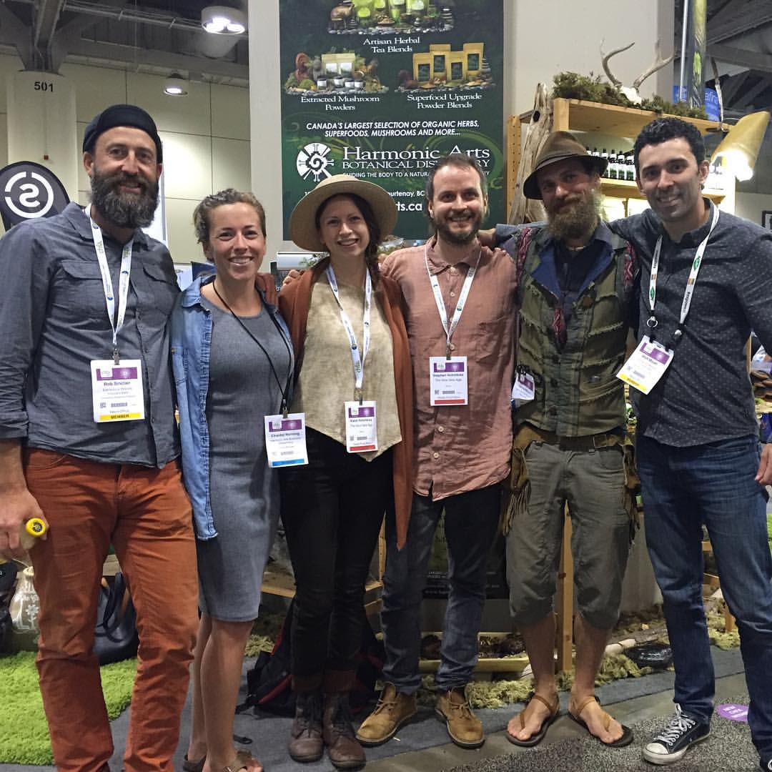 Great day sharing plant medicine @ #CHFAeast 
Awesome Kin-ecting <a href="/TheNewNewAge/">The New New Age</a> <a href="/ConsciousBrands/">Conscious Brands</a> and @Harmonic_Arts